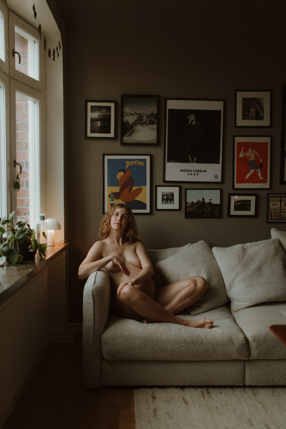 Best Maternity Photo winner at the 2025 Way Up North Awards, photographed by Nadia Deland Storm, Sweden